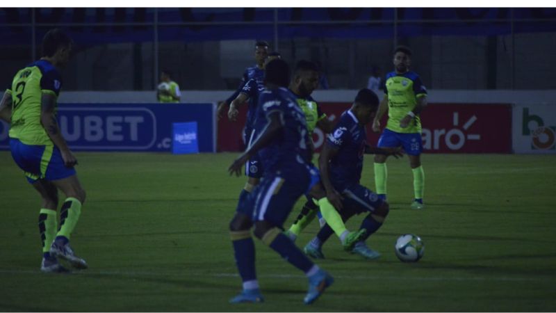 Con un fútbol ordenado y práctico, Potros de Olancho FC derrotó a Motagua 1-0 que se mantiene en una crisis futbolística.
