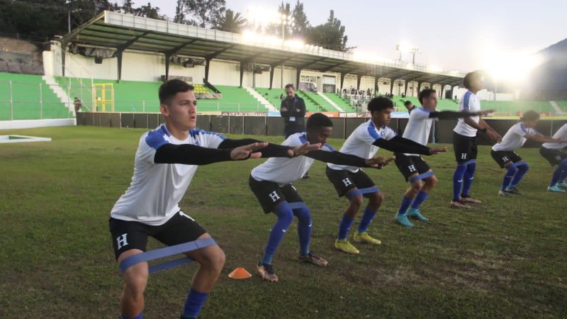 La Selección Nacional Sub-17 de Honduras enfrentará este martes a su similar de El Salvador.