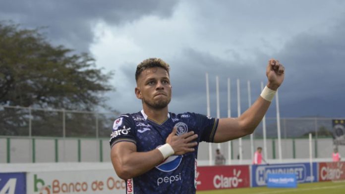 El defensa del Motagua Marcelo Santos está motivado después de los dos goles que le anotó al Vida.