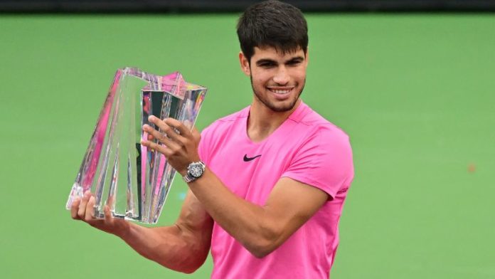 El tenista español Carlos Alcaraz se adjudicó el Masters 1000 de Indian Wells.