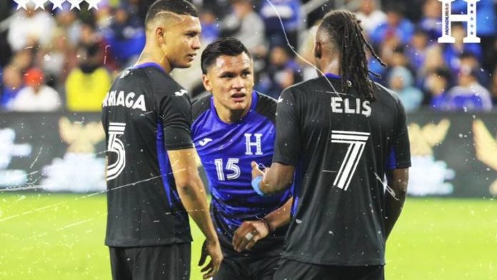 Denil Maldonado dejó momentáneamente la concentración de la Selección Nacional y retornará al grupo el domingo para enfrentar a Canadá.