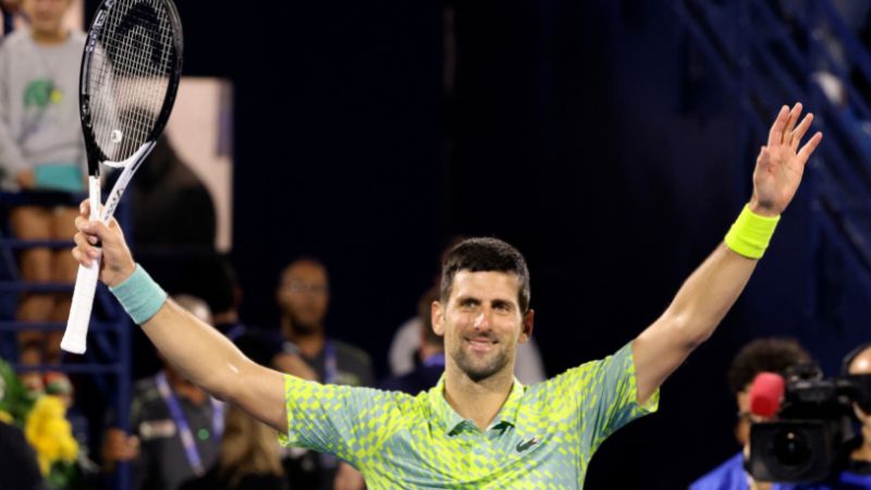 Novak Djokovic no tuvo problemas para vencer al polaco Hubert Hurkacz en el torneo de Dubái.