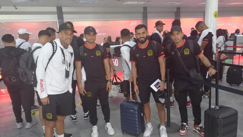 Los jugadores del Olimpia viajaron este domingo a Guadalajara, México, para enfrentar el martes al Atlas en partido de vuelta correspondiente a la Concachampions.