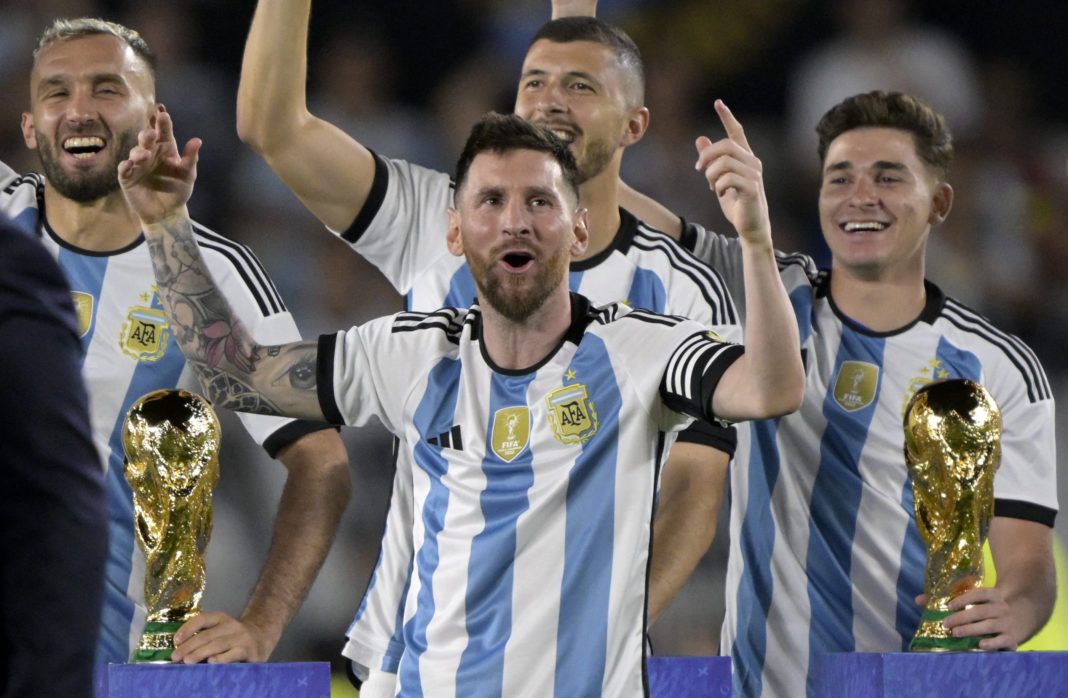 Lionel Messi celebró con su gente la obtención de la Copa del Mundo en Qatar 2022.