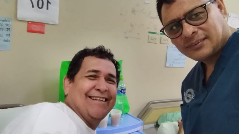 El técnico Nahún Espinoza luce sonriente y confiado que pronto olvidará el IHSS.