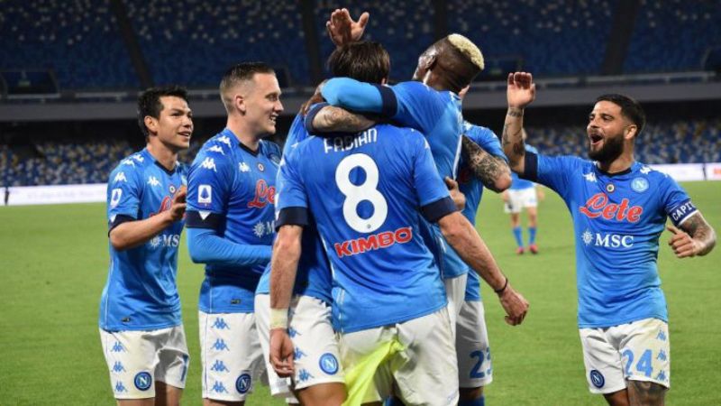 El equipo Nápoles se enfila para ganar el título en la Serie A de Italia.