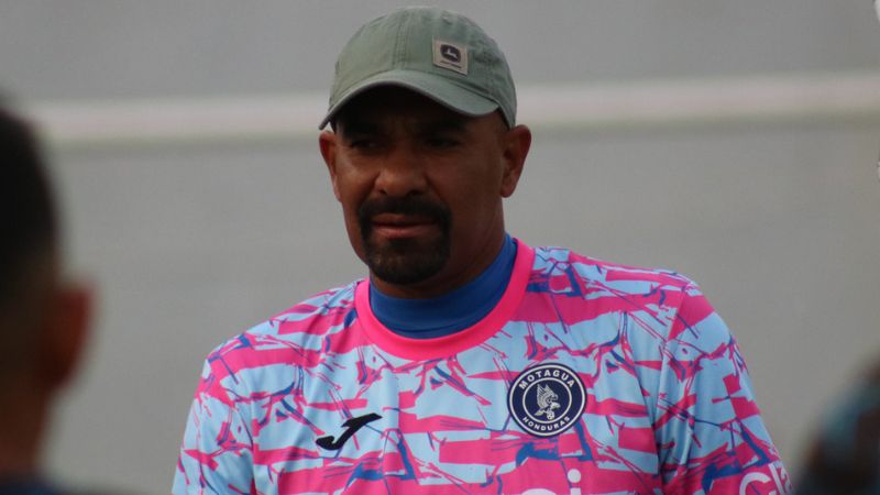 El técnico del Motagua, Ninrod Medina está contento con el triunfo ante Victoria, pero lamenta la lesión del defensa Carlos Meléndez.