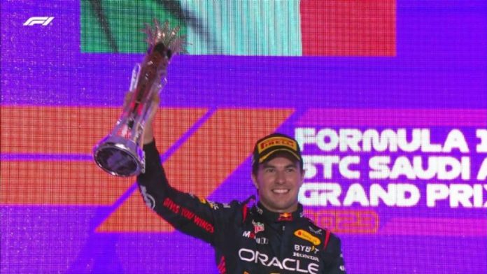 El mexicano Sergio "Checo" Pérez se adjudicó el Gran Premio de Arabia Saudita de Fórmula 1.