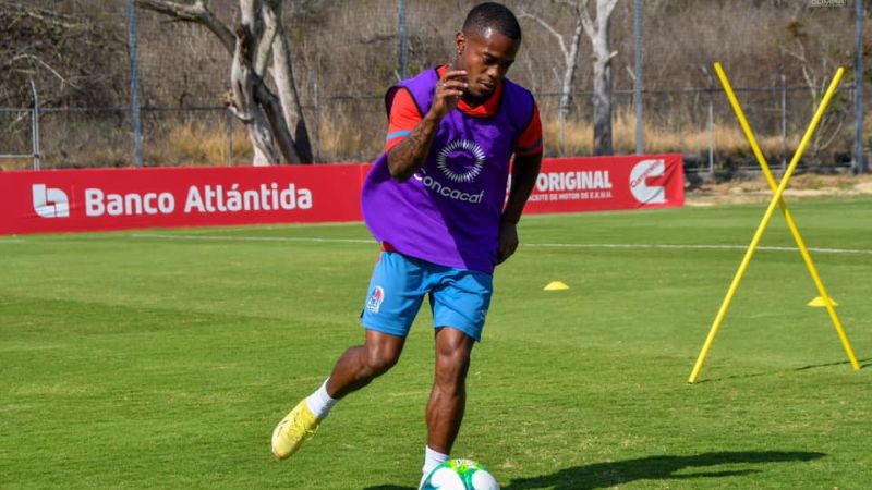 Edwin Solany Solano acepta que está en deuda con el Olimpia, pues no es titular.