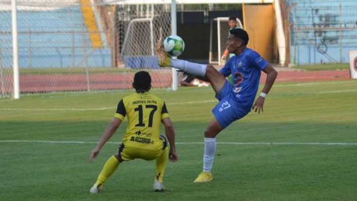 El Lone peg+o primero en el juego de ida de los octavps de final de la Liga de Ascenso, al vencer 2-1 a Génesis Comayagua.