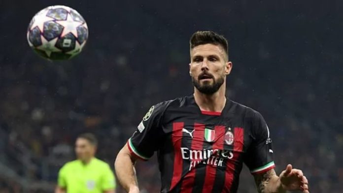 El delantero francés Olivier Giroud renovó por un año más con el equipo AC Milan.