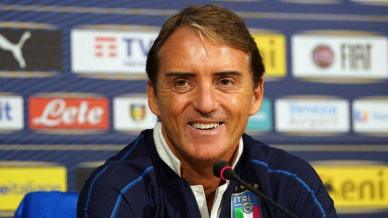 El técnico Roberto Mancini tiene la misión de retornar a Italia a los mundiales de fútbol. 