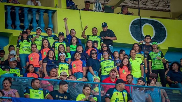 La directiva de Potros de Olancho FC pondrá a disposición buses para los aficionados que quieran acompañar al equipo en el juego de ida de las semifinales contra el Real España.