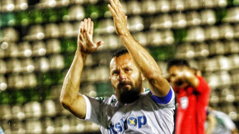 El mediocampista hondureño Alfredo Mejía descendió a segunda división de la Superliga de Grecia con el equipo Levadiakos.