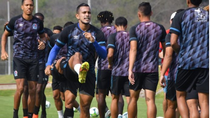 El mediocampista del Olimpia, Edwin Rodríguez, tiene la confianza que obtendrán un buen resultado este miércoles ante Marathón en el estadio Yankel Rosenthal.