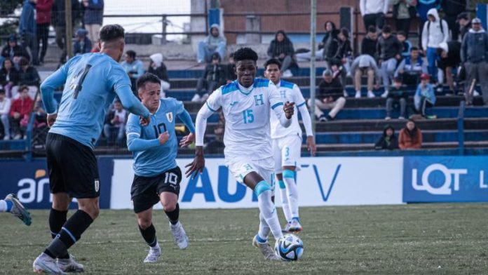 La Selección Nacional Sub-20 de Honduras cayó 0-1 en partido amistoso contra su similar de Uruguay.