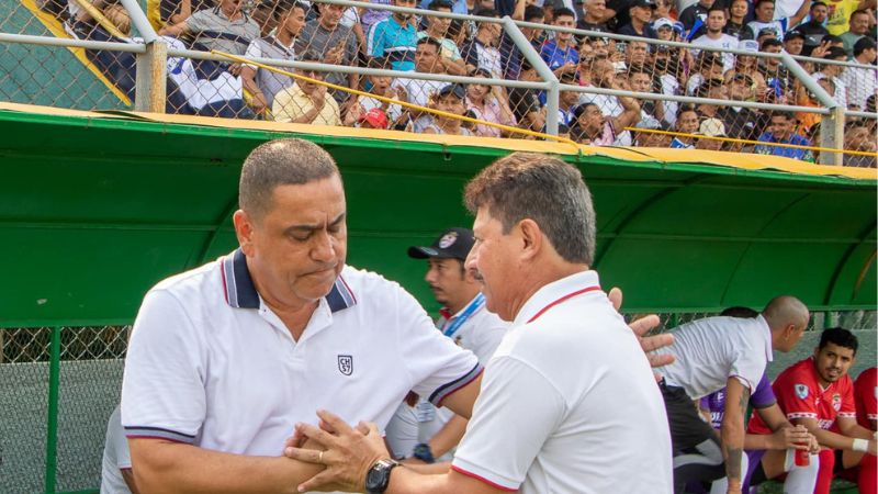 El ex técnico del Honduras Progreso, John Jairo López, viajó este lunes a Colombia con el sabor amargo del descenso.