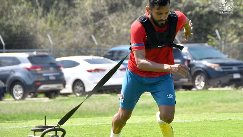 El volante creativo del Olimpia Jorge Álvarez se fortalece previo al juego de ida de la gran final contra Potros de Olancho FC.