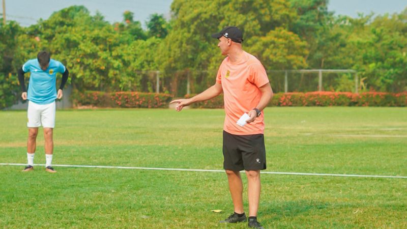 El técnico del Real España, Julio "Palomo" Rodríguez, no se considera favorito en la serie contra Lobos UPNFM, pero advierte que es una obligación pasar la fase.