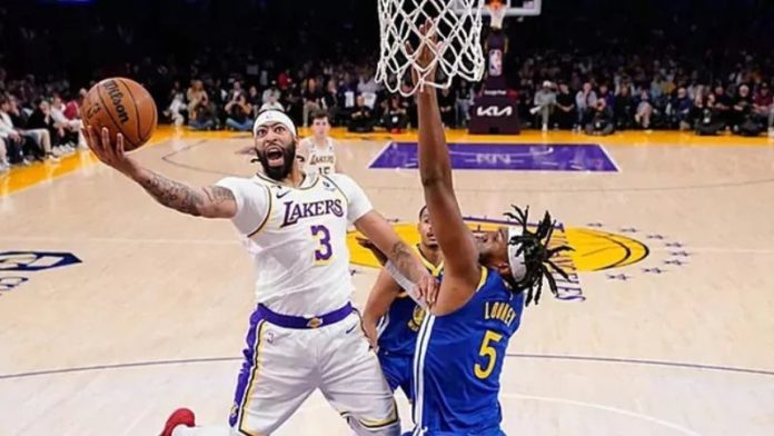 Los Ángeles Lakers machacaron a los Golden State Warriors y dominan la serie 2-1 en la semifinal de la Conferencia Oeste de la NBA.