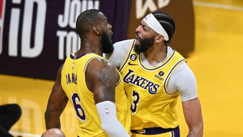 Los Ángeles Lakers pegaron primero en las semifinales de la Conferencia Oeste al vencer a los Warriors.
