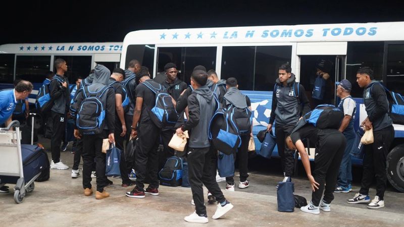 Los seleccionados hondureños Sub-20 viajaron a tempranas horas del día hcia Montevideo, Uruguay.