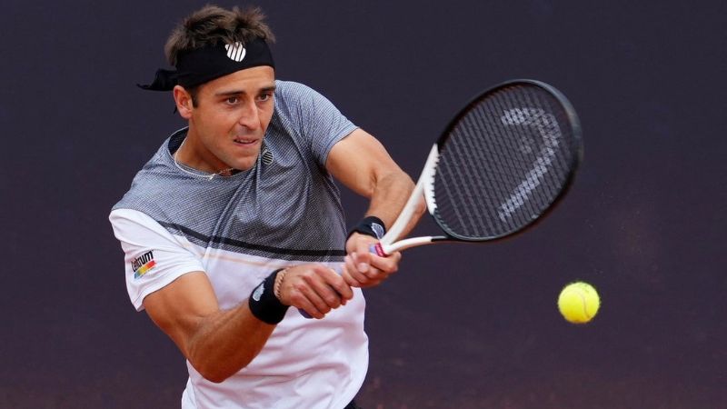 El tenista argentino Tomas Echeverry se convirtió en el rival del serbio Novak Djokovic en el Master 1000 de Roma.
