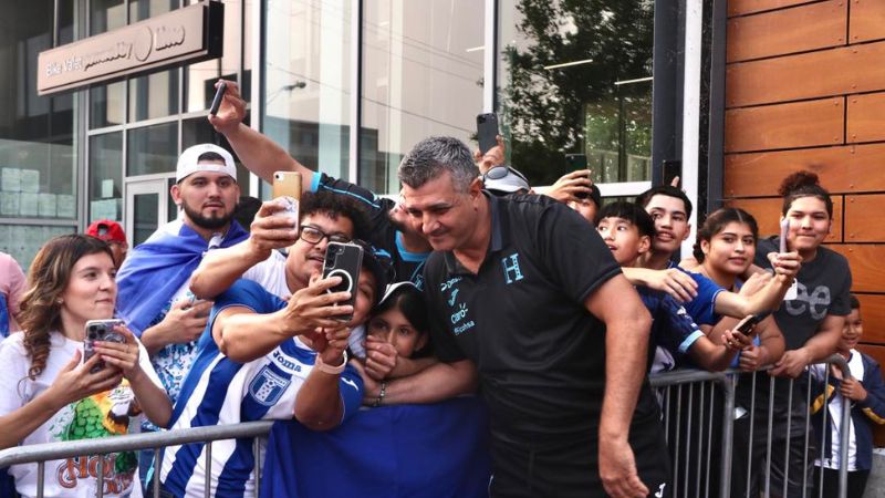 Elis también le agradece a la afición por todo el apoyo recibido.