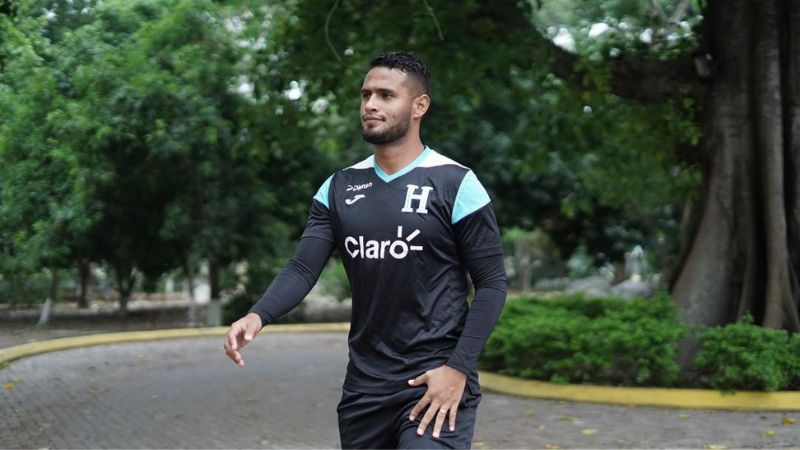 El mediocampista de la Liga Deportiva Alajuelense Alex López dijo estar contento en la Selección Nacional.