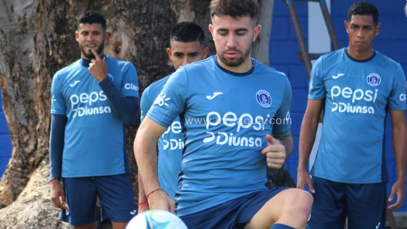 El delantero argentino Agustín Auzmendi ya tuvo el primer contacto con el balón en el entrenamiento del Motagua.