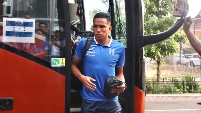 El defensa central Carlos Meléndez se resiente de una costilla y queda al margen de la Copa Oro.