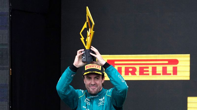 El español Fernando Alonso peleó en todo momento por un lugar en el podio.