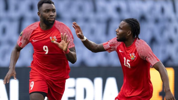 La selección de Guadalupe sorprendió a Canadá y le sacó un punto luego de empatar 2-2.