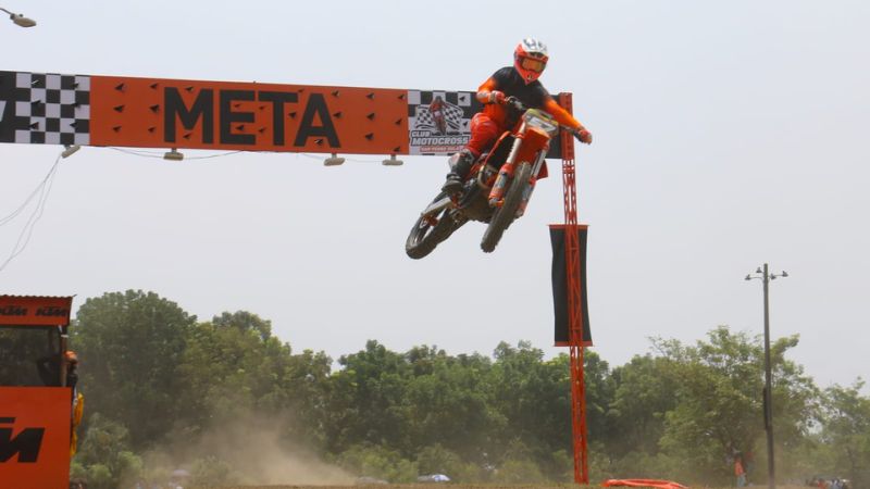 Con la participación de 130 motociclistas del país, Nicaragua y Guatemala se llevó a cabo el IV Torneo Nacional de Motocross.