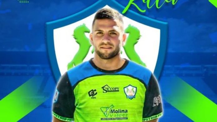 El equipo Potros de Olancho FC presentó oficialmente al delantero argentino Rodrigo Emilio Faust.