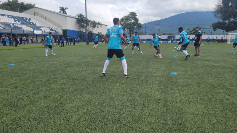 Los futbolistas de la Sub-23 trabajaron este martes en la cancha de Las Delicias, sede del encuentro ante los jamaiquinos.