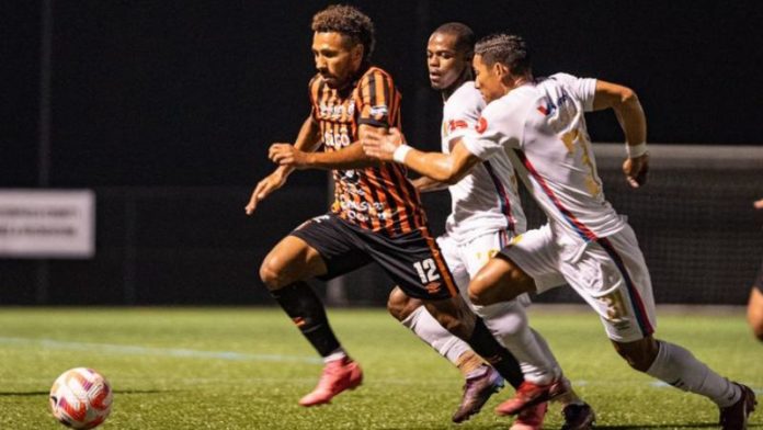 El Olimpia derrotó con autoridad 3-1 al Águila de El Salvador en el primer partido de tres que cumplirán ambos equipos en los Estados Unidos.