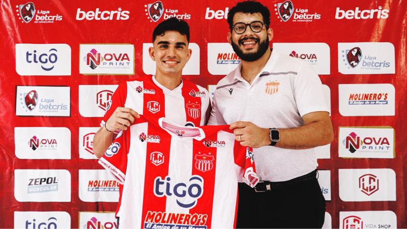 El equipo Vida le abrió las puertas al mediocampista Carlos "Charlie" Estrada que viene de jugar del fútbol portugués.