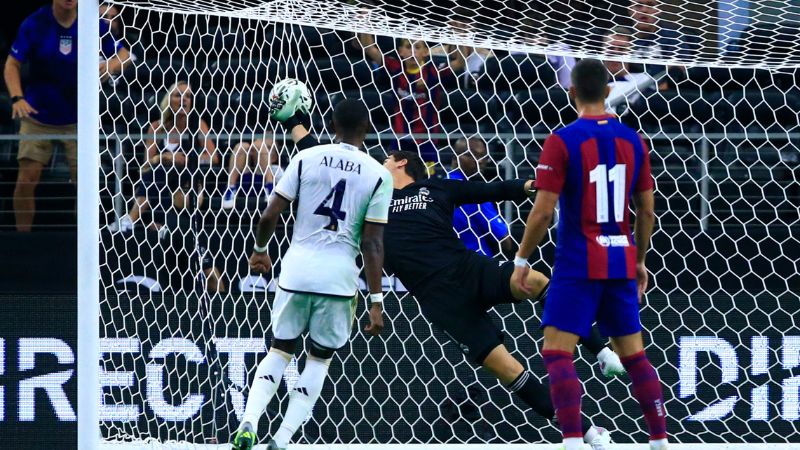 El clásico Barcelona ante Real Madrid tuvo poco de amistoso en los Estados Unidos, pues hubo hasta encontronazos.