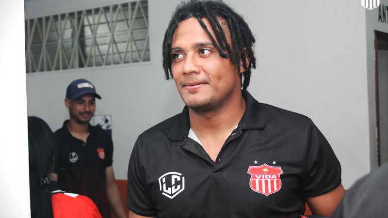 El defensa hondureño, Ever Alvarado, jugará con el equipo Municipal Limeño de El Salvador.