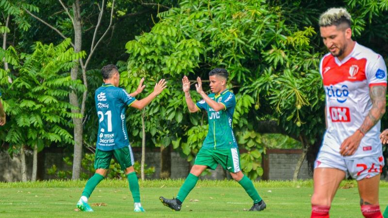 El mediocampista del Marathón, Isaac Castillo, celebra el segundo tanto ante el Real Estelí.