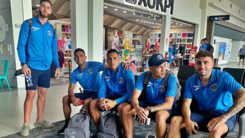 El plantel de jugadores de Motagua viajó a Estados Unidos para cumplir la gira amistosa que incluye enfrentar al Comunicaciones y Municipal de Guatemala, así como al Olimpia.