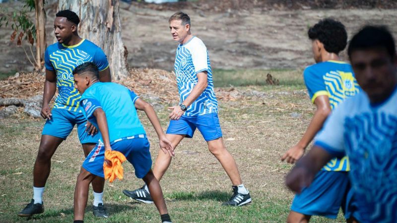 El técnico del Victoria, Hernán "La Tota" Medina, dice que su objetivo en el inicio del torneo de Apertura en lograr un resultado positivo ante Real España.