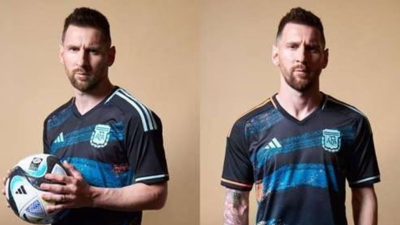 Lionel Messi luce con orgullo la camisa de la selección femenina de Argentina que participará en el Mundial de Australia y Nueva Zelanda.