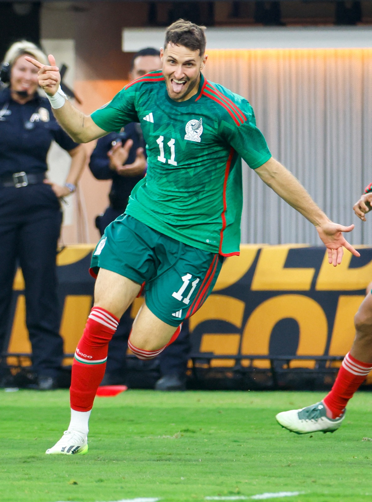 Santiago Giménez anotó el gol que le dio el título a México en la Copa Oro que este domingo concluyó en Estados Unidos.