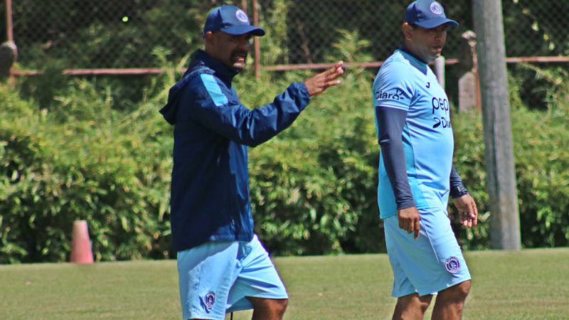 Ninrod Medina, técnico de Motagua, está satisfecho con lo que vio del equipo en la gira por los Estados Unidos.