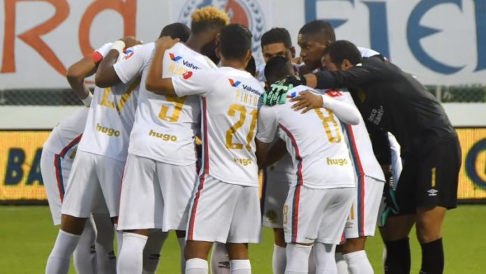 El Olimpia comenzó con un empate 1-1 contra Municipal, su gira amistosa por los Estados Unidos.