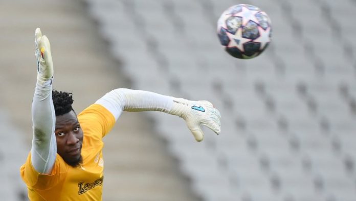 El equipo Manchester United oficializó el fichaje del guardameta Andre Onana.