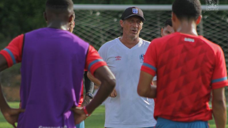 El entrenador Pedro Troglio anunció que este miércoles firmará contrato con Olimpia.