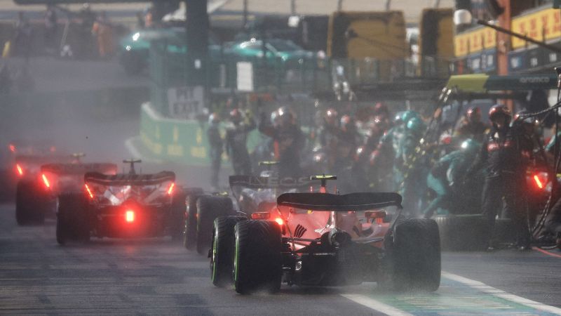 La carrera espint del Gran Premio de Bélgica F1 se vio perturbada por la lluvia.